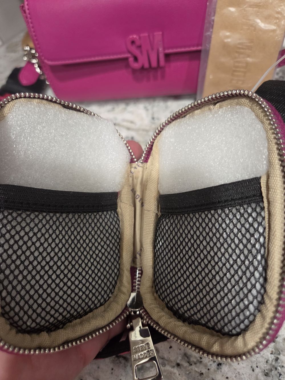Steve Madden Hot Pink Crossbody Bag with Detachable Logo Strap - Picture 5 of 10